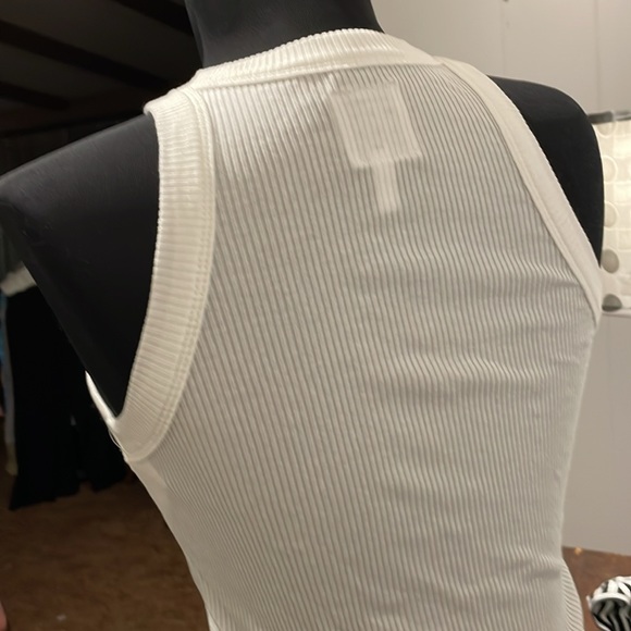 The best tank Wesley made in Canada - Picture 2 of 2